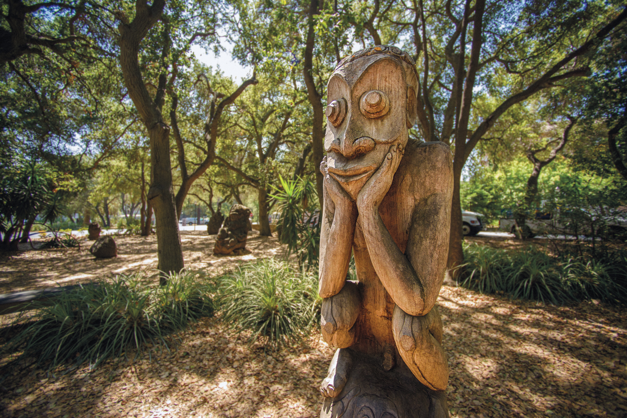 Statue in the position of "The Thinker"