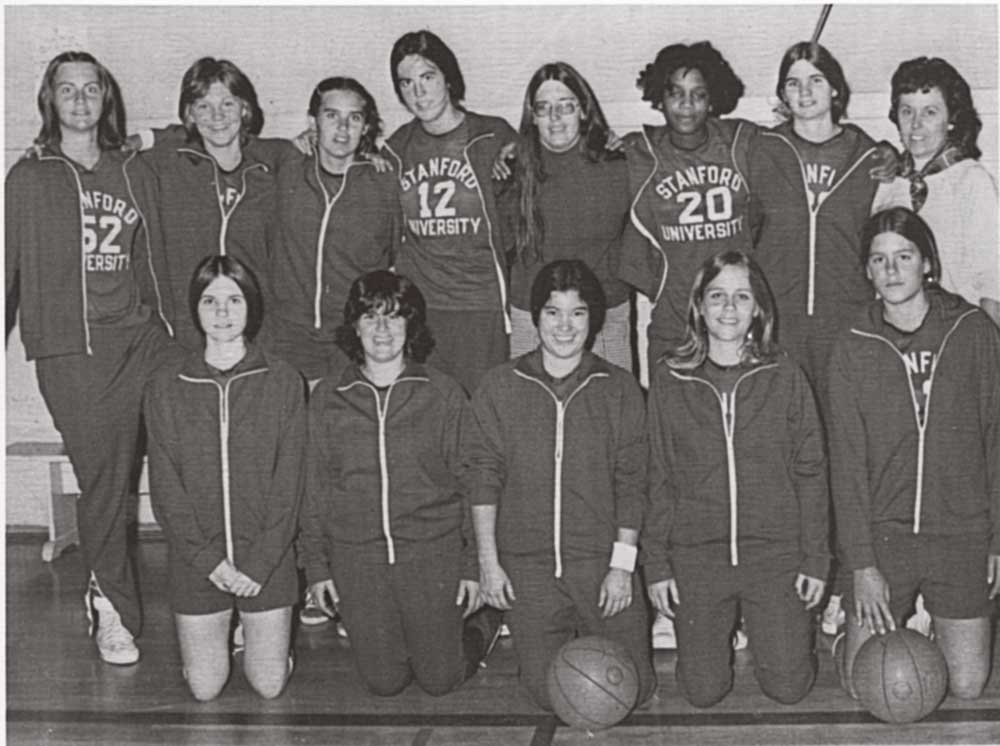 1975 team posing for a team photo